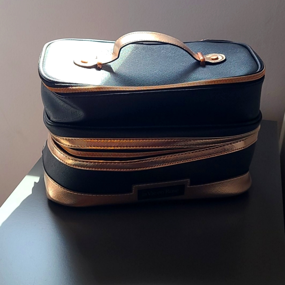 Cosmetic bag